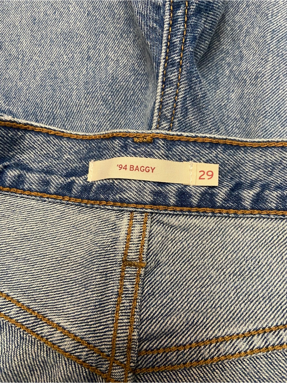 Levi's '94 ripped baggy jeans in a light blue denim wash. Size 29 - Picture 2 of 14